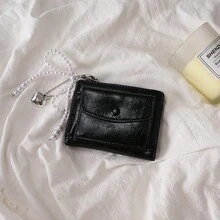 银色裂纹皮革仿珍珠吊坠短款钱包简约双折拉链开合多卡位皮革钱包女士钱包迷你钱包钱包秋季小钱包可爱钱包秋季腕带钱包 - 彩色 - 查看 10