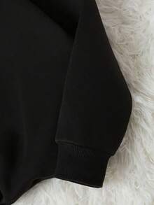 Sudadera negra con estampado de corazón minimalista, moderna y versátil - Negro - Ver 3