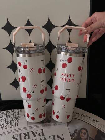 1 件 900ml/30.44oz 樱桃之恋系列保温咖啡杯、冷杯、大容量车载杯、带手柄和吸管的水瓶、双饮水嘴、健身和户外运动水瓶、学校用品、节日礼物