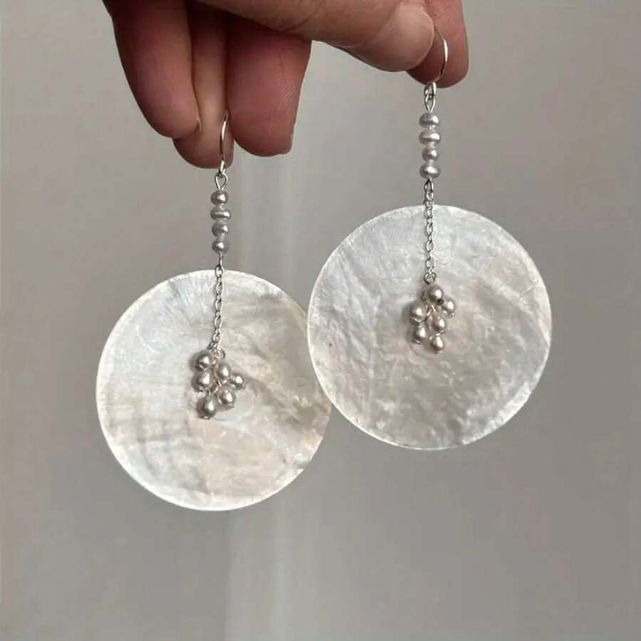 French Style Light Luxury Shell Pendant Earrings, Professional Design, Exquisite Style, Multifunctional Women's Earrings - Hoa tai tua rua ngọc trai - Xem 1