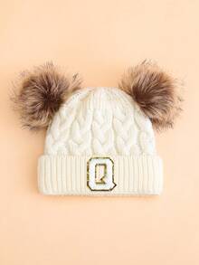 1 pezzo Cappellino bianco a maglia con doppio pon pon carino per neonati/bambini, berretto morbido e caldo adatto per bambini e bambine, disponibile con lettere da A a Z