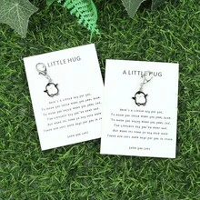 1 件/2 件卡通企鹅钥匙扣:口袋动物拥抱、可爱动物钥匙圈、支持礼物、朋友家人老师礼物、想念你的拥抱礼物、生日、圣诞节、情人节、新年、派对礼物万圣节汽车配件包饰学校字母哥特 Y2k 万圣节配饰教师节 - 黑與白 - 查看 7