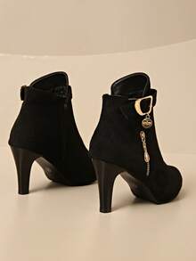 欧美新款秋冬细跟踝靴，侧拉链高跟短靴，时尚靴子，女短靴，欧美细跟高跟鞋，流行冬季新款性感圆头靴，简约高跟女靴