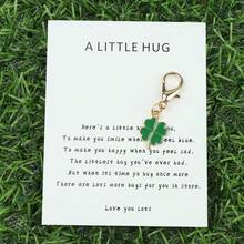 1 件/2 件时尚创意四叶草幸运钥匙扣派对小礼物，配有简约优雅的拥抱卡，可爱钥匙链环包背包吊坠汽车钥匙吊坠圣帕特里克节朋友纪念礼物、理想的魅力礼物、友谊礼物、生日礼物、陪伴礼物、节日派对礼物，给他人也送一份幸运四叶草礼物汽车配件包饰学校字母哥特 Y2k 包配件挂绳带身份证夹汽车配件包饰 - 彩色 - 查看 11