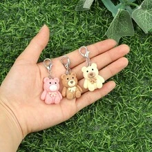 1 pièce/2 pièces Porte-clés câlin de poche d'un petit ours, porte-clés d'animaux ours miniatures, jeton câlin de poche d'ours minuscules, cadeaux mignons pour la fête des mères, Noël, Saint-Valentin pour la famille, les amis, accessoires de voiture, breloques de sac à dos pour l'école, gothique animal Y2k - Multicolore - Voir 8