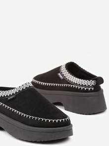 Stivali da neve con suola spessa decorati con cuciture