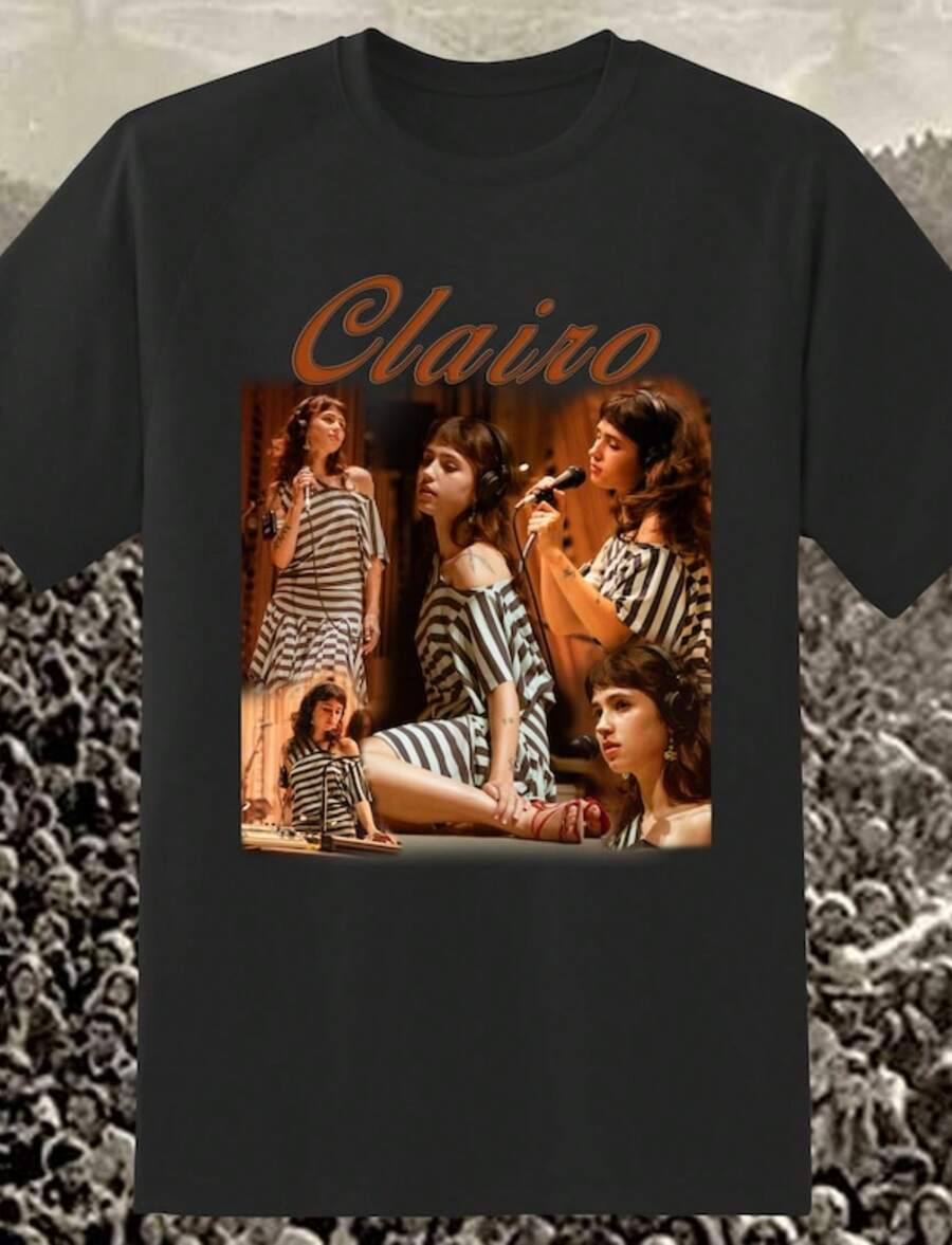 Clairo Live Concert Collage Print Crew Neck T-Shirt Classic Fit Short Sleeve Y2k Casual Wear Tops Plus Size Clothes Suitable For All Seasons Machine Wash For Business Casual And Daily Wear - màu đen - Xem 1