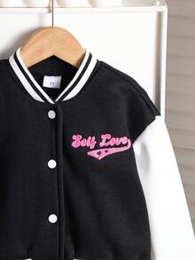 مجموعة جاكيت بيسبول وتنورة مطبوع عليها حرف للفتيات الصغيرات، ملابس رياضية كاجوال، موسم الخريف/الشتاء، 2 قطعة/طقم - الأسود - مشاهدة 3