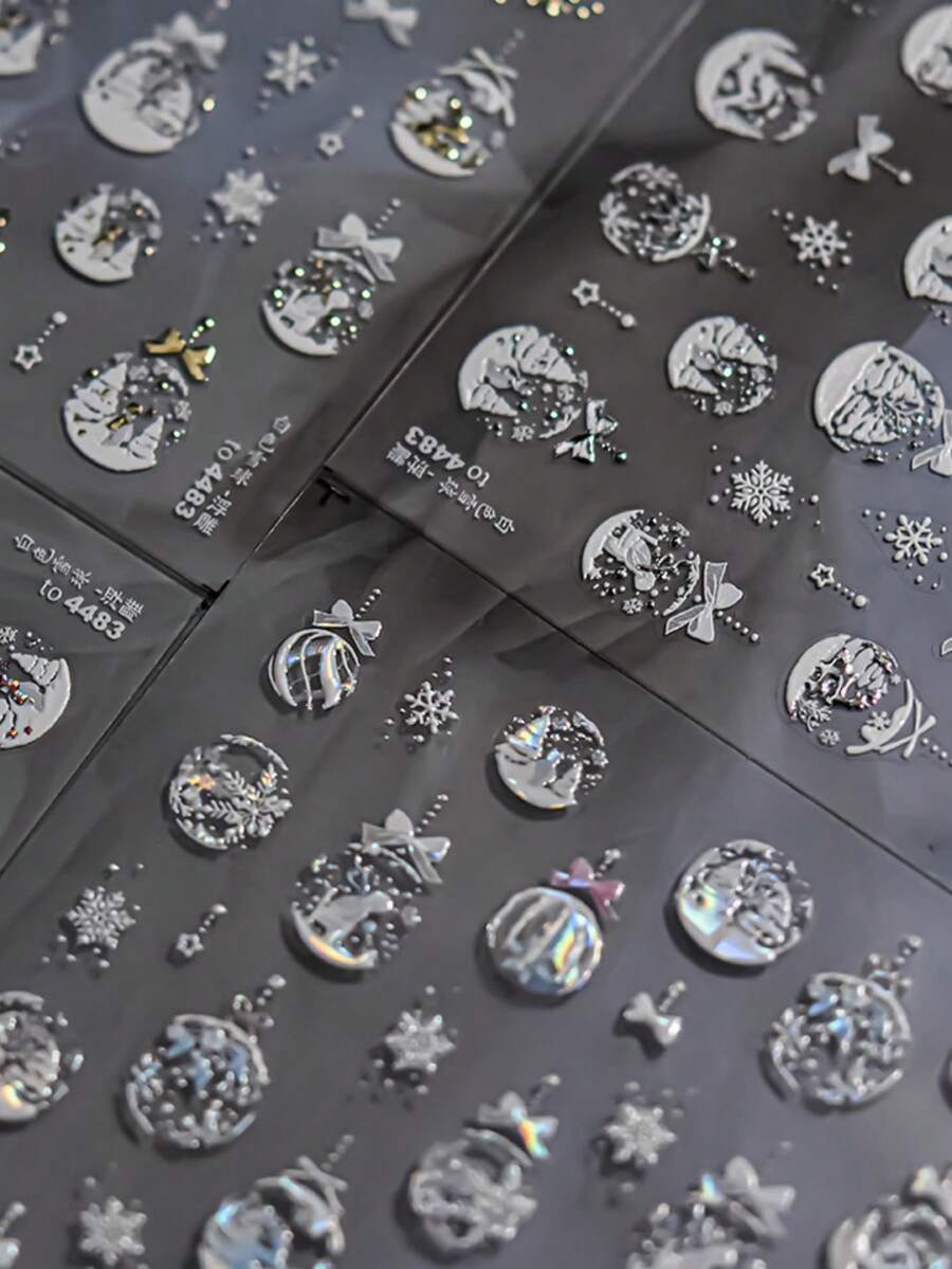 1个银色雪球圣诞树美甲贴纸 冬季雪花红色蝴蝶结网格植物花环 奢华水晶钻石自粘纸 DIY美甲贴纸 - 彩色 - 查看 1