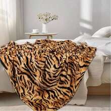 Brown Tiger Stripe Printed Blanket, A Fluffy, Comfortable, Ultra-Soft And Fluffy Plush Animal Printed Blanket. It Is Suitable For Beds And Sofas, Bedding, Sofas And Travel. It Also Serves As A Family Autumn Decorative Throw Blanket. Four Seasons Universal Multifunctional Blanket/Perfect Gift, 280GSM Blanket With Modern Aesthetic Design And 2D Printing Technology Is An Ideal Companion For Sofa Napping, Traveling Camping, Home Decoration And Office Embellishment. A Thoughtful Gift For Thanksgiving, Christmas, Valentine's Day, Father's Day, Mother's Day And Other Festivals Special Moments Such As Birthdays, Weddings, Anniversaries And More. Exclusive Gifts For Family Members, Partners, Parents, Grandparents Or Dear Friends. They Are Perfect For Beds,  Living Rooms, Offices, Beaches,Newly Expanded Themed Collections To Meet A Variety Of Styles And Scenar. - 彩色 - 查看 5