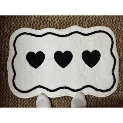 1pc Minimalist Bedroom Decor Rug, Black & White Heart Shape, Bathroom Anti-Slip Mat, Asymmetrical Shaped Fluffy Soft Washable Entryway Doormat, 50x80cm