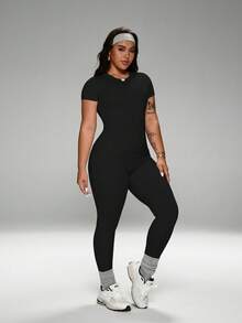 FWH Comfortable All-Day Set, Includes Waist Cincher Belt, Versatile Outfit, Comfortable Yet Fashionable Athleisure Essential Set, Loungewear Set, High-Waist Yoga Pants Set, Plus Size Activewear, Tummy Control Leggings Set, Crew Neck T-Shirt And High-Waist Yoga Leggings (Plus Size Women), Stretchy Casual 2-Piece Pajama Set Black Summer - 黑色 - 查看 5