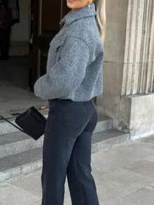 大码女式时尚休闲百搭外套，秋冬季，时尚拉链口袋外套，纯色梭织面料拉链口袋大衣，适合上学、早午餐、办公室、机场等场合。