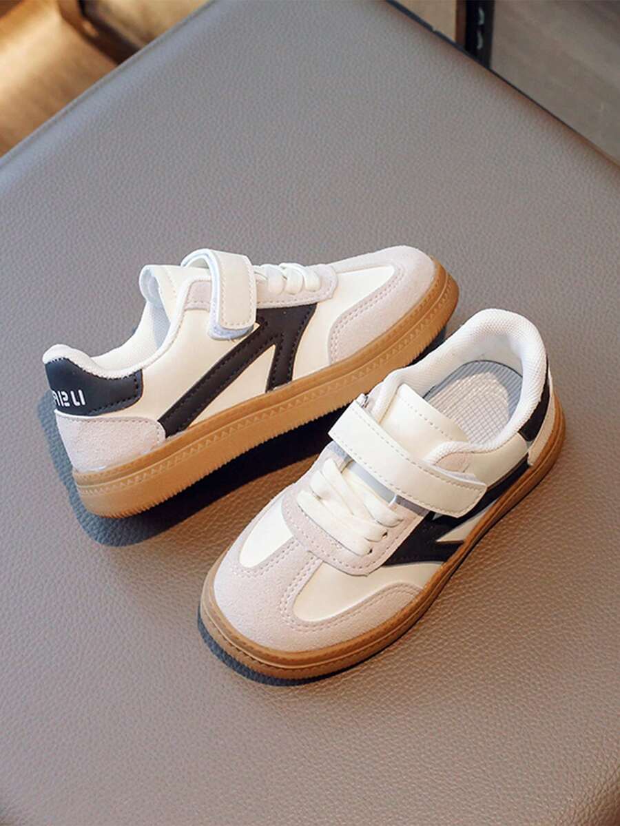 1 Pair Fashion Comfortable Children's Sports Shoes, Casual Flat Sneakers With Soft Sole And Non-Slip Round Toe, Suitable For Boys And Girls, Back To School, Halloween, Christmas, Toddler Size Runs Small