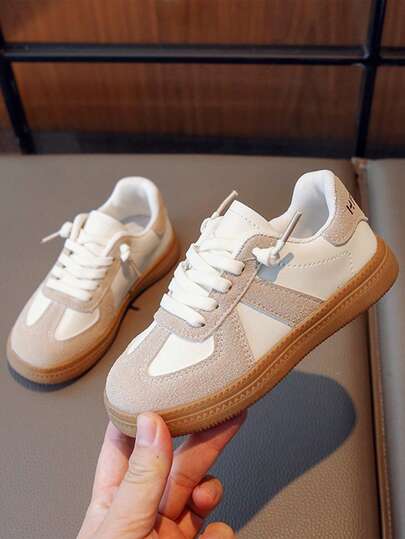 1 Pair Comfortable Children's Sports Shoes, 2025 New Fashion Versatile Soft Bottom Non-Slip Training Shoes, Unisex Round Toe Low-Top Casual Sports Sneakers, Suitable For Halloween, Christmas, Students, Toddlers