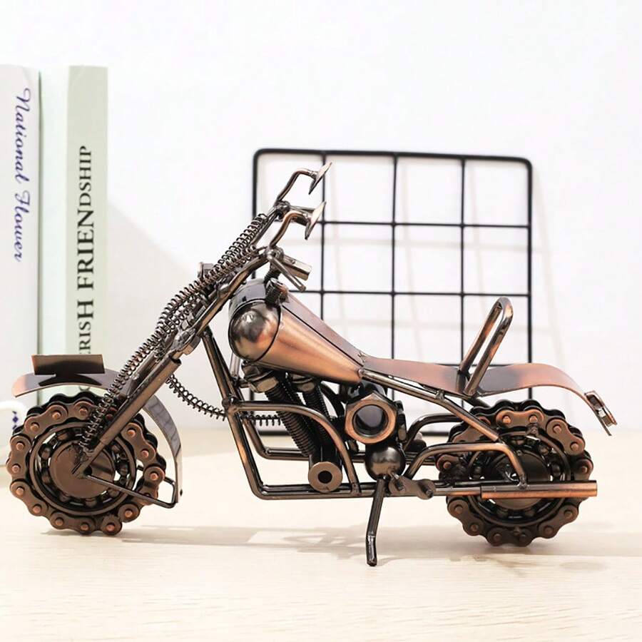 Statua di motocicletta fatta a mano - Regalo di compleanno unico per motociclisti, uomini, padre, figlio - Decorazione vintage per casa, ufficio, studio maschile - Modello artistico realizzato con rottami metallici