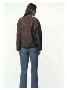 Abrigo casual acolchado de cuello redondo con ajuste holgado, con bordado floral vintage, versátil y de moda, para otoño/invierno