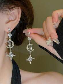 Andkiss Rhinestone Moon & Star Drop Earrings - Hình ảnh - Xem 1