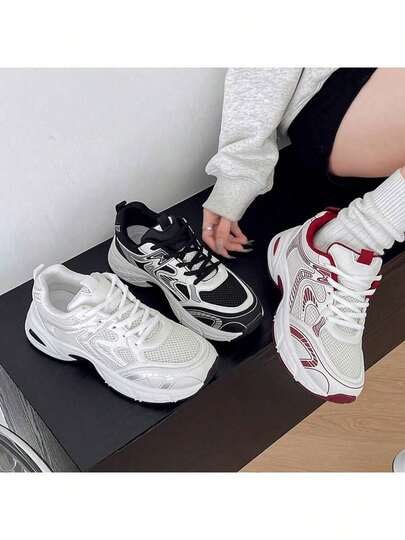 新款女士休闲运动鞋，厚底运动鞋，白色，情侣款，圆头系带，网布和皮革拼接，透气百搭，印花涂鸦，学院风，户外徒步休闲通勤鞋