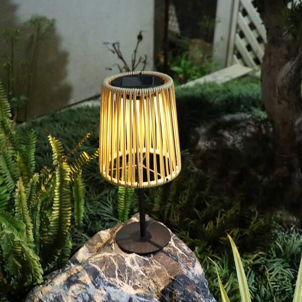 1pc Solar Powered LED Landscape Lighting, Suitable For Patio, Yard, Garden, Pathway, Lawn, Street, Party And Holiday Decoration