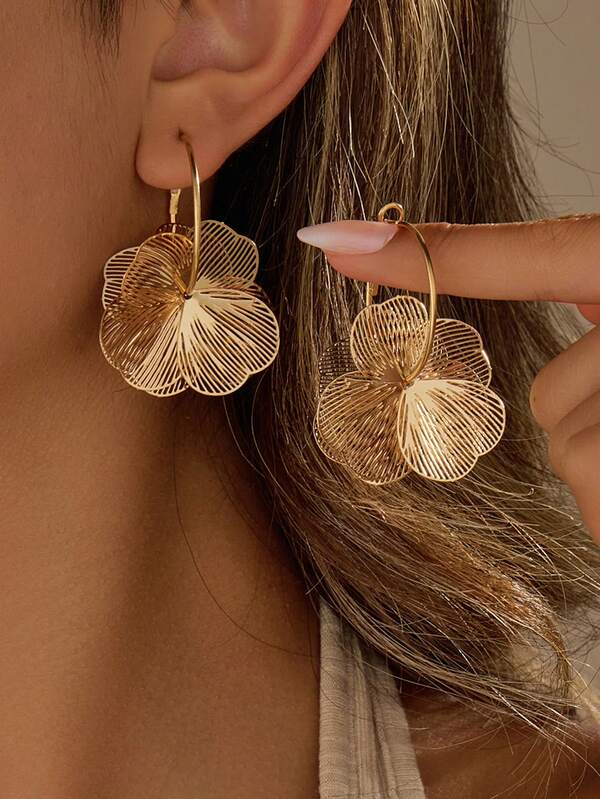 2 piezas Pendientes de aro florales huecos bañados en oro, pendientes de botón florales dorados elegantes perfectos para damas de honor y uso diario