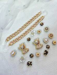 20 sztuk DIY, buty ogrodowe, złote, w pełni zdobione ćwiekami, 3D, mini misie z kryształkami, klamry z łańcuszkiem, odpinane zawieszki do butów w stylu uniwersyteckim, pasujące do sandałów, butów z wydrążonymi dziurkami, na każdą porę roku, prezentów świątecznych