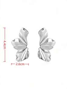 1 Pair Elegant Metal Leaf Shaped Stud Earrings, Minimalist Floral Design, Suitable For Daily Wear - Silver - View 3
