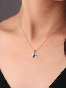 1 pieza Collar con colgante de pentagrama plateado minimalista para mujer, collar gargantilla delicado y versátil, adecuado para uso diario, reuniones y regalos