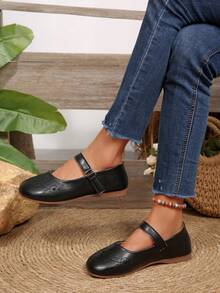 أحذية نسائية كاجوال مطرزة بلون أحادي بدون كعب