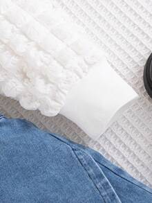 Young Girl Spring/Autumn White Puff Sleeve Round Neck T-Shirt With Bow & Pearl Decor, Paired With Elegant Casual Asymmetric Denim Skirt With Pearl Pocket Flap, 2-Piece Set Suitable For School, Outdoor, Commute, Vacation, Photography, Daily Wear