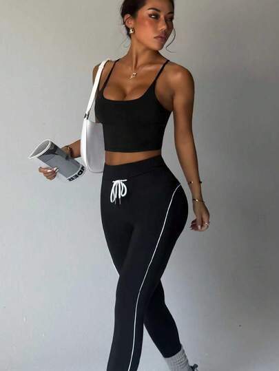 Zwart Wireless Criss Cross Strap able Knit Sports BH view 3