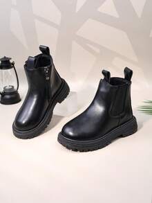 1 双黑色软皮+弹力面料幼儿/儿童切尔西靴，圆头，防滑鞋底，时尚可爱，适合男孩和女孩，休闲、学校、度假穿着，秋冬