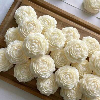 1 pieza Vela perfumada de peonía (Fragancia limitada de peonía), adecuada para estudiantes, regalos de festivales, decoración de dormitorios de vuelta a la escuela, bodas, Día de la Madre, San Valentín, Navidad (Material de cera natural, diseño floral hecho a mano, fragancia duradera)