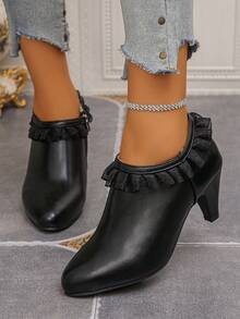 Boots, A Pair Of Versatile, Comfortable, Chelsea Lace Boots For Women. The Design Of Lace Is Fashionable And Versatile, Suitable For Formal Occasions, Casual Occasions, And More. It Is An Essential Fashion Item For Women's Shoe Cabinets.