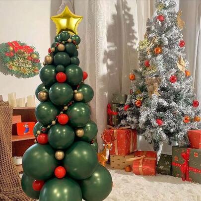 72 pièces Ensemble de guirlande d'arche de ballons thème sapin de Noël, comprenant des ballons en feuille d'étoile, et des ballons en latex rouges, verts, dorés. Parfait pour Noël, Réveillon de Noël, Nouvel An, Anniversaire, Baby Shower, Rassemblement familial et décorations de fête du Père Noël.