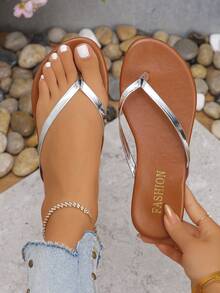 1 Par de Chinelos Femininos com Tira em V Decorada com Strass, Estampa de Letra com Sola de Madeira Macia, Design Antiderrapante e Resistente ao Desgaste, Estilo de Praia e Férias, Adequado para Uso Diário e Passeios