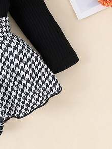 Baby Girl Cute Fake Two Solid Color Flying Edge Long Sleeved Patchwork Plaid Skirt Pants With Socks Set For Spring And Autumn - 黑色 - 查看 6