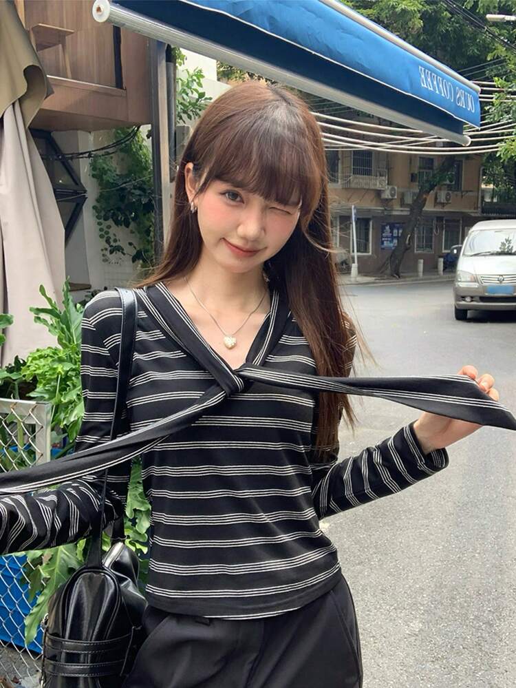 女式修身条纹 V 领长袖前系带 T 恤，秋季 - 黑色 - 查看 3