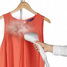 Vaporizador Generador Vapor Tela Y Ropa Hamilton Beach 11552 , 1500 watt de potencia - suaviza rápidamente las arrugas y refresca las telas Suave con las telas delicadas y ayuda a reducir el costo de la limpieza en seco - Tipo de Enchufe A USA (110-127V) - Ver 3