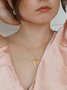 1pc Customized Heart-Shaped Photo Necklace - Stainless Steel Pendant, Elegant Gift, Suitable For Valentine's Day, Anniversary Or Daily Wear, Casual Necklace | Romantic Gift | With Chain, Personalized Necklace - Multicolor - View 7