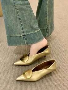Sandale de vară pentru femei, cu vârful ascuțit, stiletto, cu toc mediu, cu cataramă metalică, culoare aurie, elegante, cu toc mic, pentru petrecere - Aur - Vizualizare 5