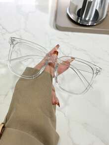 三副方形镜框日常佩戴眼镜，男女皆宜。学院风设计，能够修饰脸型。 - 無色 - 查看 3