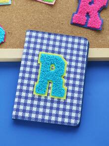 Takeoak 1PC Vỏ đựng hộ chiếu có chữ cái đầu màu sắc cá nhân hóa LPlaid Vỏ đựng hộ chiếu có chữ lồng tùy chỉnh Vỏ đựng hộ chiếu có họa tiết dễ thương rực rỡ tùy chỉnh Vỏ đựng hộ chiếu hấp dẫn Vỏ đựng thẻ tài liệu Quà tặng du lịch độc đáo Quà tặng sinh nhật cho đám cưới Sinh nhật Cô dâu Người yêu Bạn bè - Một cỡ - Xem 13