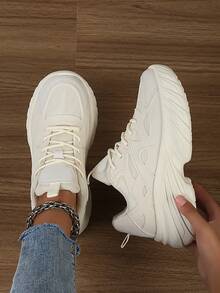 女士厚底厚底运动鞋，透气网眼增高休闲轻便运动鞋和百搭厚底乐福鞋 - 米色 - 查看 2