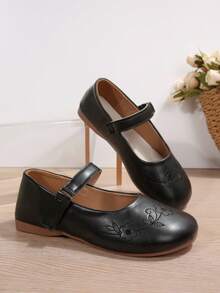 أحذية نسائية كاجوال مطرزة بلون أحادي بدون كعب