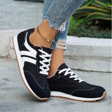 New Women's Casual Sports Shoes With Soft Soles, Laces, Lightweight, Non-Slip, Suitable Outdoor Activities, And Featuring A Fashionable And Versatile Style