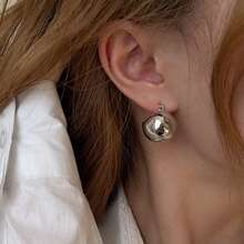 1 Pair Vintage Elegant Smooth Half-Sphere C-Shaped Earrings, Fashion Jewelry Accessories, Lightweight Luxurious Style Suitable For Daily, Party, Wedding Wear