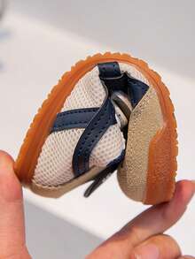 1 Pair Toddler Boys/Girls Soft & Comfortable Sports Shoes, Leather & Mesh Fabric, Dual Hook And Loop Strap, Round Toe, Anti-Kick, Non-Slip Sole, Fashionable Casual Sneakers, Suitable For Babies Learning To Walk, Daily Wear, Running, Autumn/Winter