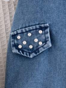 Young Girl Spring/Autumn White Puff Sleeve Round Neck T-Shirt With Bow & Pearl Decor, Paired With Elegant Casual Asymmetric Denim Skirt With Pearl Pocket Flap, 2-Piece Set Suitable For School, Outdoor, Commute, Vacation, Photography, Daily Wear