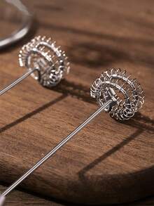 خلاط وفرّاد الحليب الكهربائي الجديد - فرّاد حليب يدوي من الفولاذ المقاوم للصدأ، مناسب للقهوة والكابتشينو والشوكولاتة الساخنة والماتشا - يعمل بالبطاريات (بطاريتان AA غير مشمولتان) - تصميم مدمج وأرجونومي